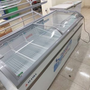 Tủ đông Alaska KC-550 mặt kính cong dài 2m